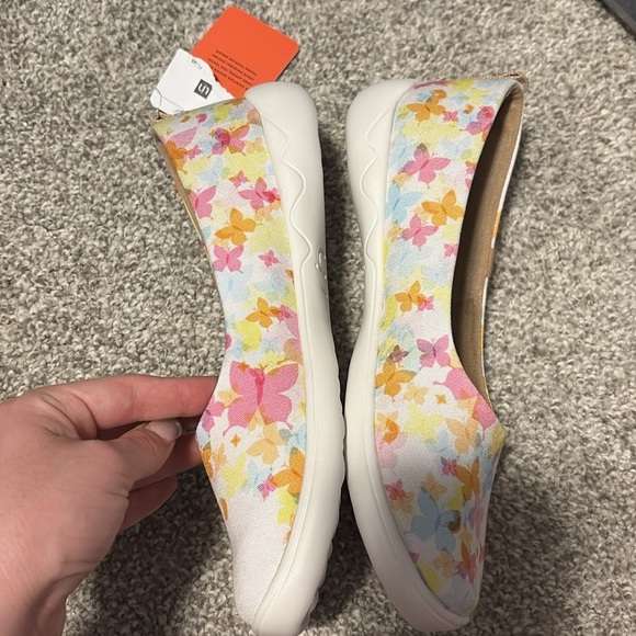NWT UIN Cubic Butterflies Round Toe Ballet Flats - Picture 4 of 5